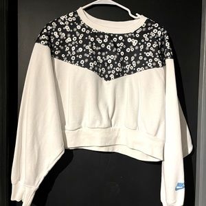 Women Nike crop sweatshirt